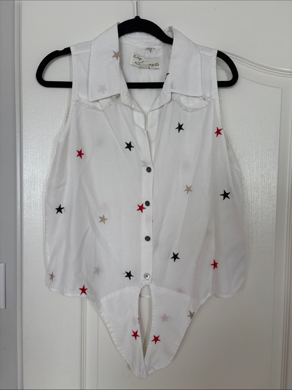 Vintage Havana White Sleeveless Star-Embroidered Button-Front Bodysuit Top